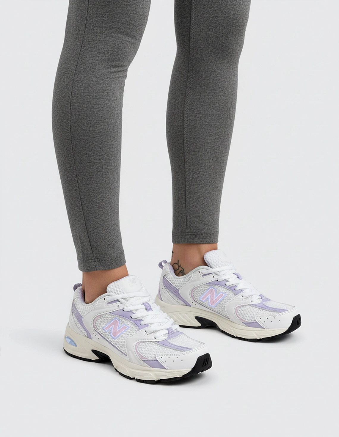 کفش دویدن زنانه نیو بالانس 530 W