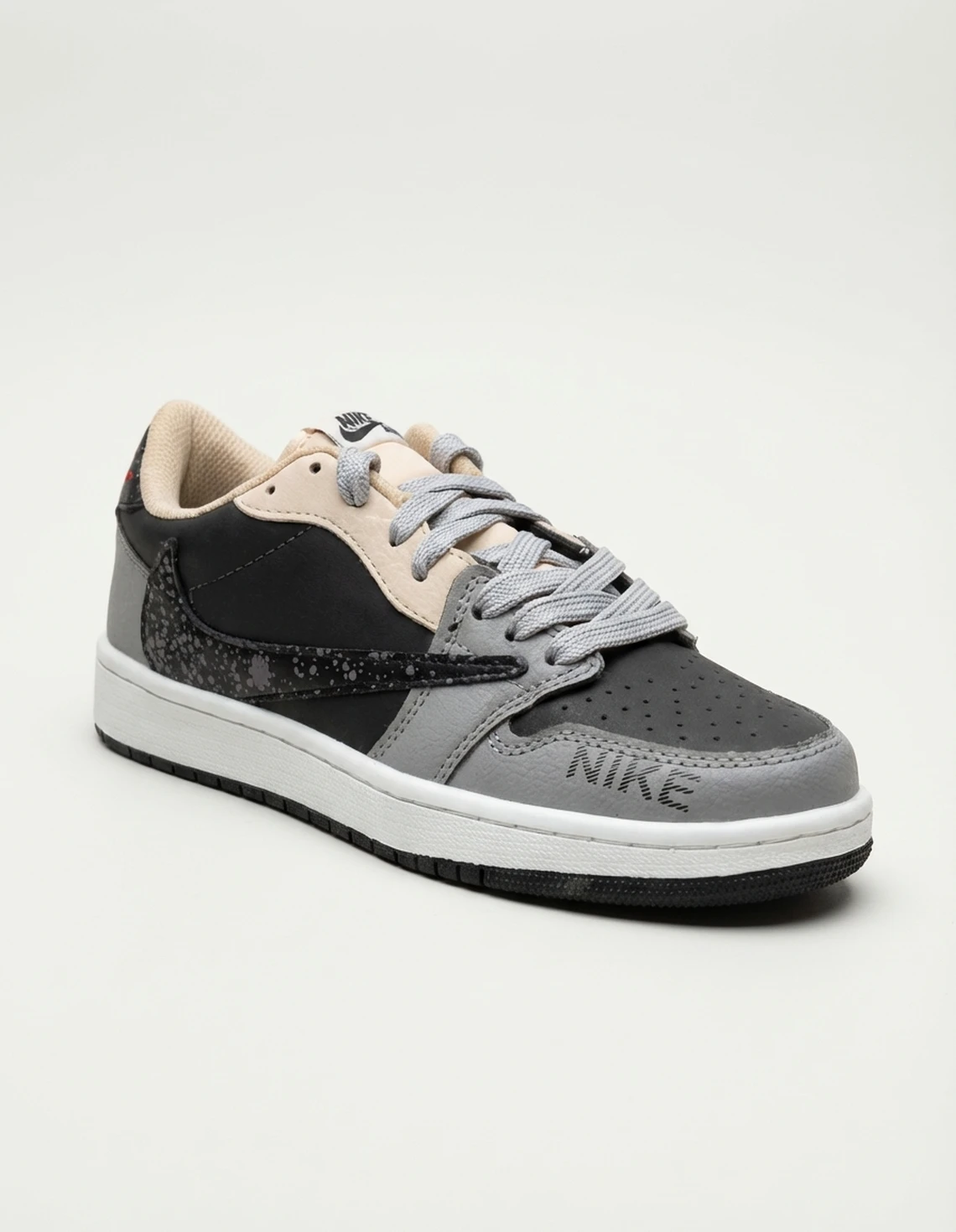 کفش روزانه زنانه نایکی Jordan 1 Low Travis Scott W