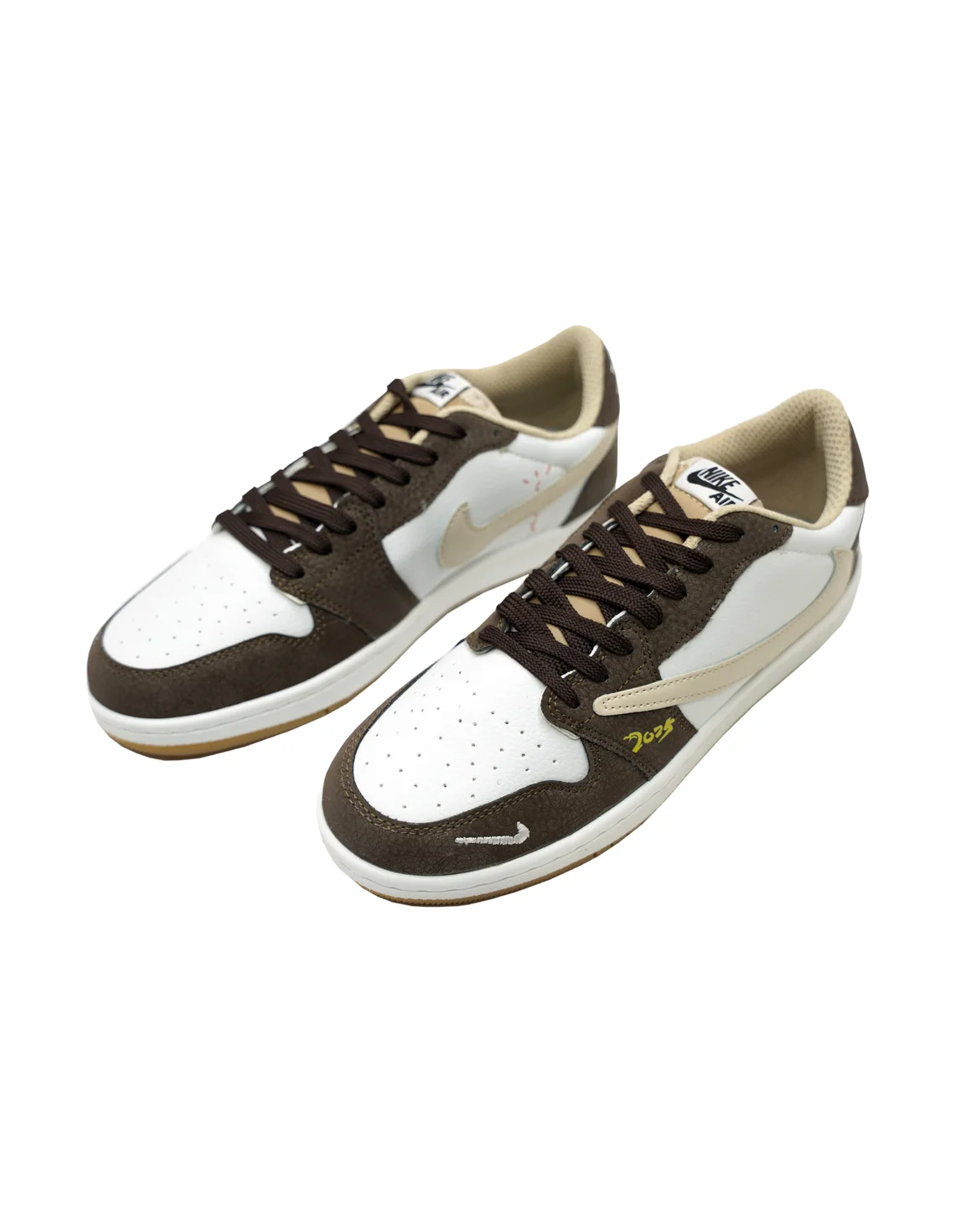 کفش روزانه مردانه نایک Nike Jordan 1 Low Travis Scott M